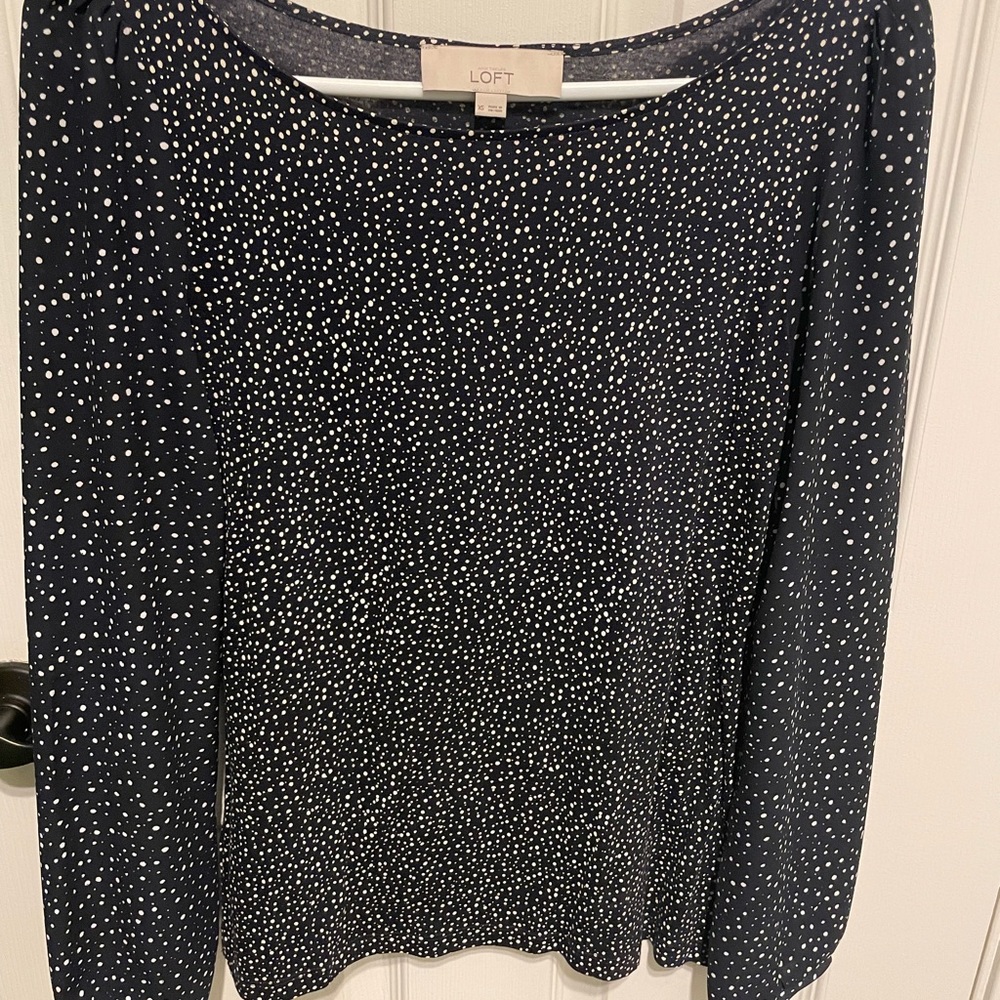 Loft xs navy & white mixed media top
